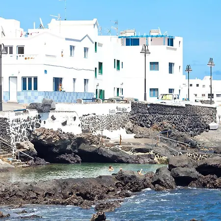 Casita Burgao 公寓
